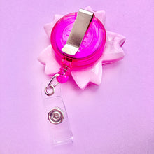Load image into Gallery viewer, Toto Sakura Resin Liquid Shaker Badge Reel
